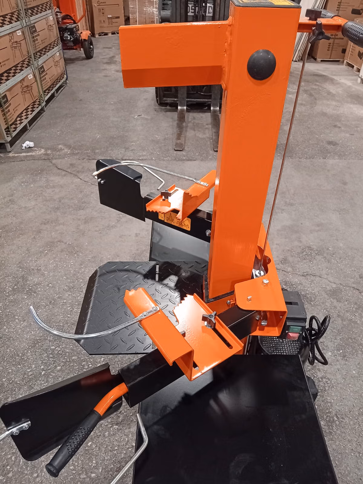 Log Splitter 8ton Vertical 230v Electric Log Splitter Outland Tools LS8230 - Image 9