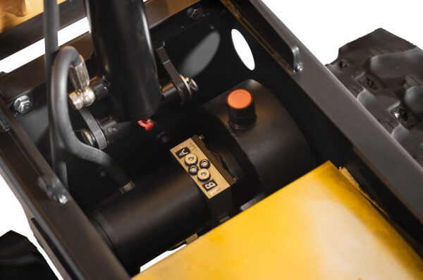 Mini dumper tracked electric power barrow with remote contol function Lumag MD500EFN - Image 12