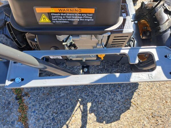 Mini Dumper 4 Wheel Drive Power Barrow NDMachine D-30W 300kg capacity Petrol engine - Image 3
