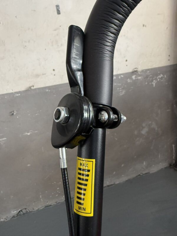 Wacker plate compactor Outland Tools PC50 Petrol Engine 52kg 8.5KN 30cm wide - Image 3