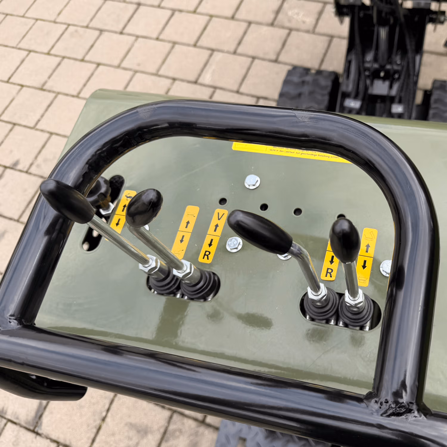 Mini Dumper Hydraulic Drive Power Barrow with GAMUL VH5PRO With Shovel 252cc petrol - Image 4