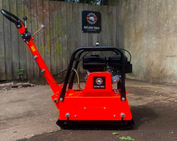 Wacker plate / Compactor plate with reverse Outland Tools PCR130 18" wide 25KN compaction