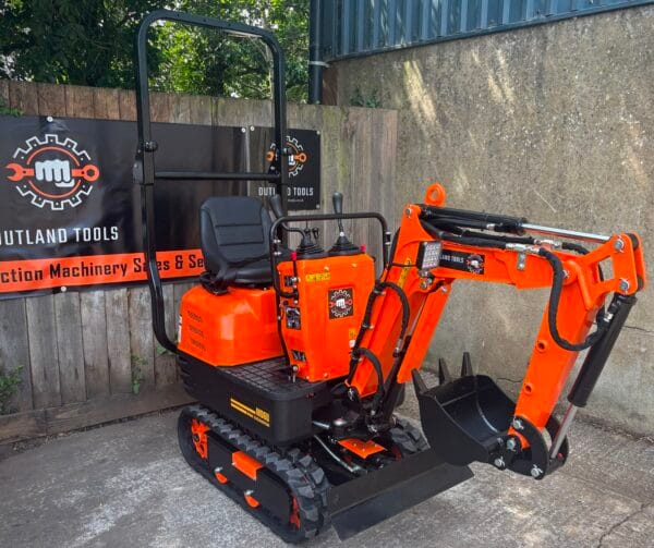 Mini Digger with ROPS 600KG Micro digger Outland Tools MD60 Inc 200mm Digging Bucket