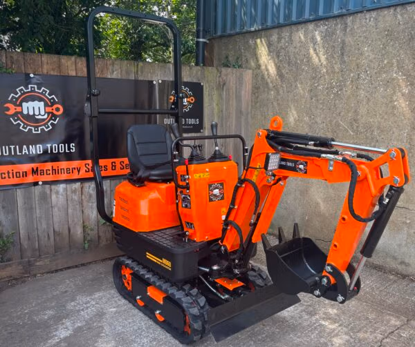 Mini Digger with ROPS 600KG Micro digger Outland Tools MD60 Inc 200mm Digging Bucket