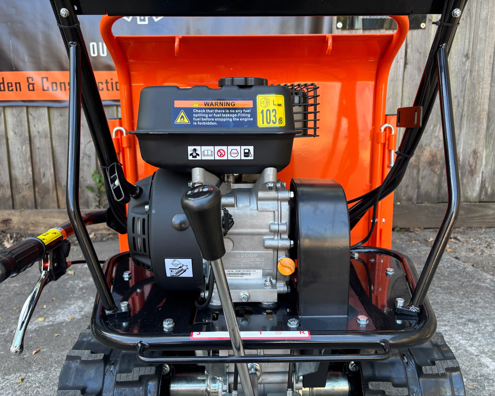Mini Dumper tracked power barrow with side cargo box Outland Tools TD500A 196cc Petrol 500KG 3+1 Gearbox - Image 9